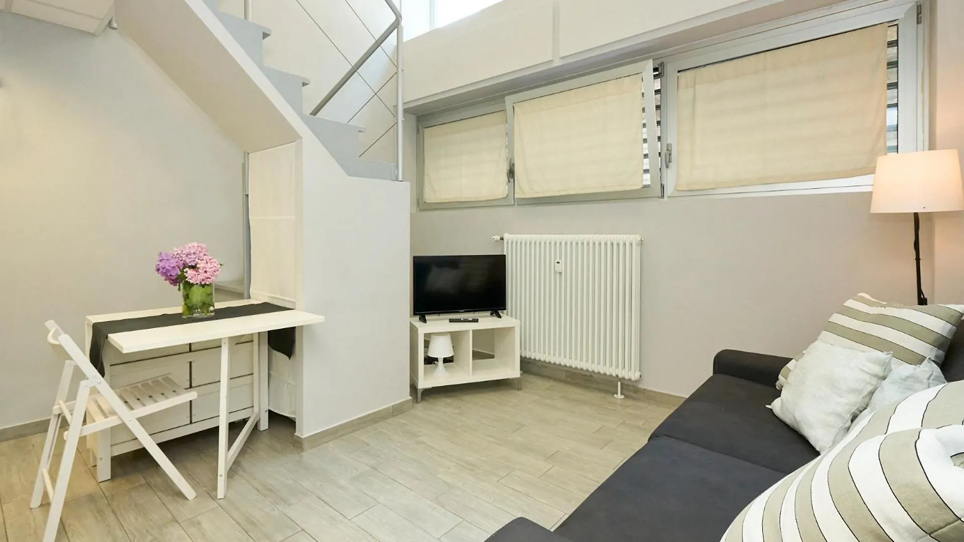 Design White Loft - Ac Wifi 10 Minutes From Duomo Apartment Milan 0*,  Italy